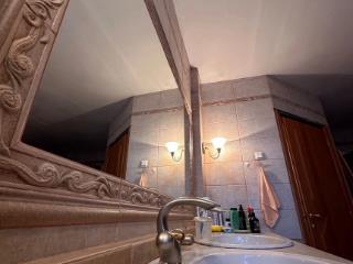 5-комн., 184 м², 1/3 этаж