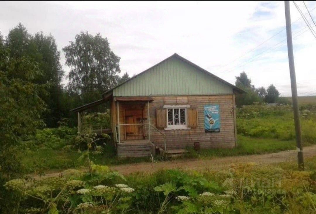 Купить дом в селе Большелуг в почтовом отделении Большелуг в Корткеросском  районе в республике Коми — 1 объявление о продаже загородных домов на  МирКвартир с ценами и фото