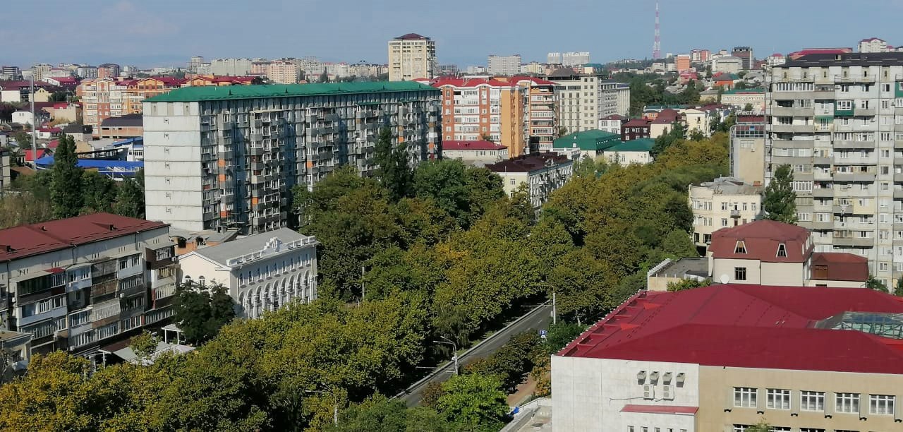 Чистый воздух, утопающие в зелени улицы и море. Что еще нужно для отдыха? Фото: Мир Квартир