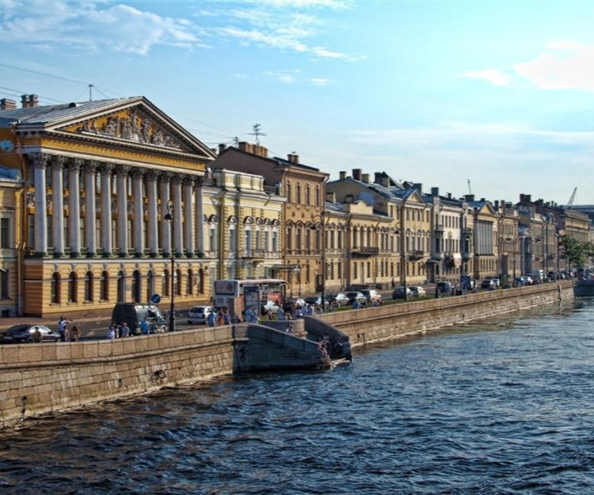 Xxi век санкт петербург фото. Английская набережная в Санкт-Петербурге. Английская набережная Невы. Дворцовая набережная в Санкт-Петербурге. Петербург английская набережная 27.