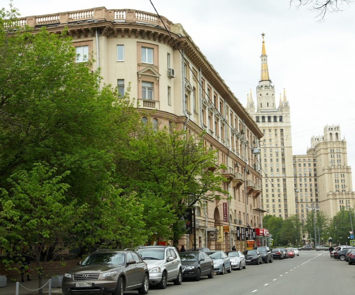 Москва какой улица какой дом. Поварская улица Москва. Поварская ул. (ул. Воровского).. Поварска́я у́лица. Улица поварская в Москве высотка.