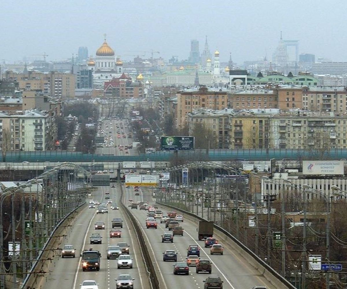 Комсомольский проспект в москве